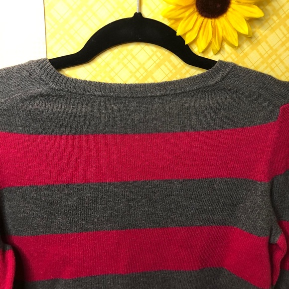 Gap Luxe Sweater V Neck Size Medium - Picture 5 of 10